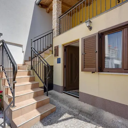Ferienhaus Ema - Happy Tar-Vabriga